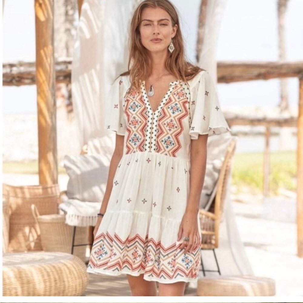 Cute Sundance dress with embroidery